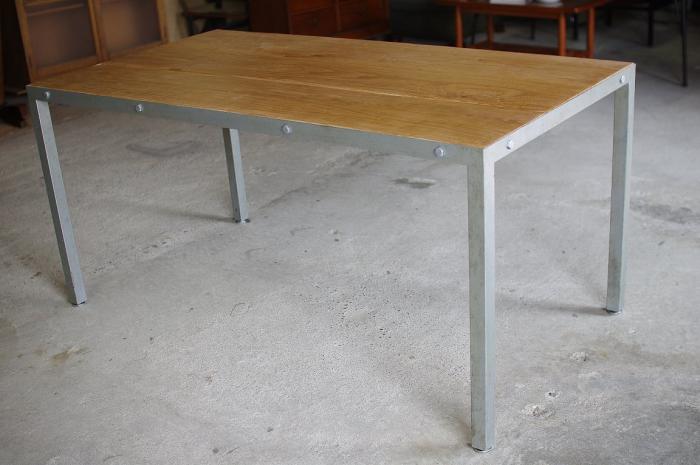 オーク材と鉄脚(亜鉛メッキバージョン)のワークテーブル/作業台▼工業系