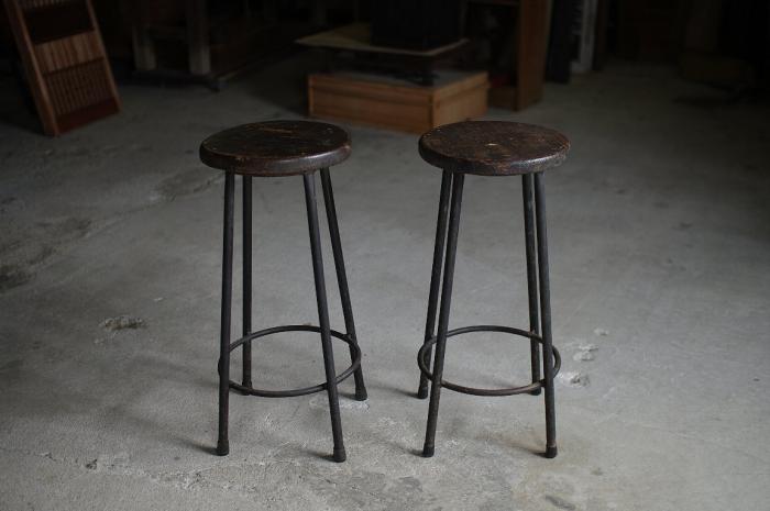 古材と鉄脚のスツール/ハイスツール2脚セット▼アンティークチェアカフェガーデニング椅子飾り台工業系