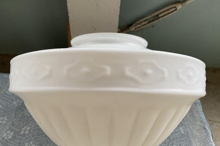 モダンな電傘 電笠 乳白色ガラス 硝子 菊紋ペンダントライト  シェード 時代照明▼大正浪漫昭和レトロ