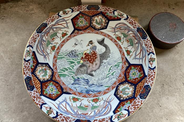 特大!約100cm 有田焼 神右衛門 染錦色絵 美人 鯉鶴鳳凰花図 飾り皿/大皿▼伝統工芸士旅館玄関エントランス飾り皿床の間